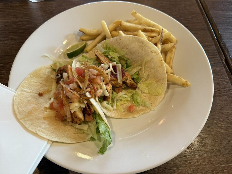 BBQ CHICKEN TACOS バーベキューチキンタコス