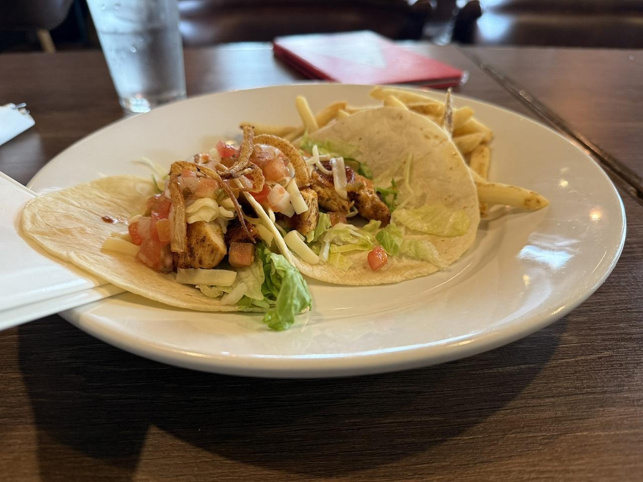 BBQ CHICKEN TACOS バーベキューチキンタコス