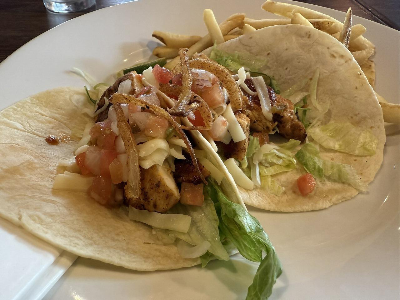BBQ CHICKEN TACOS バーベキューチキンタコス