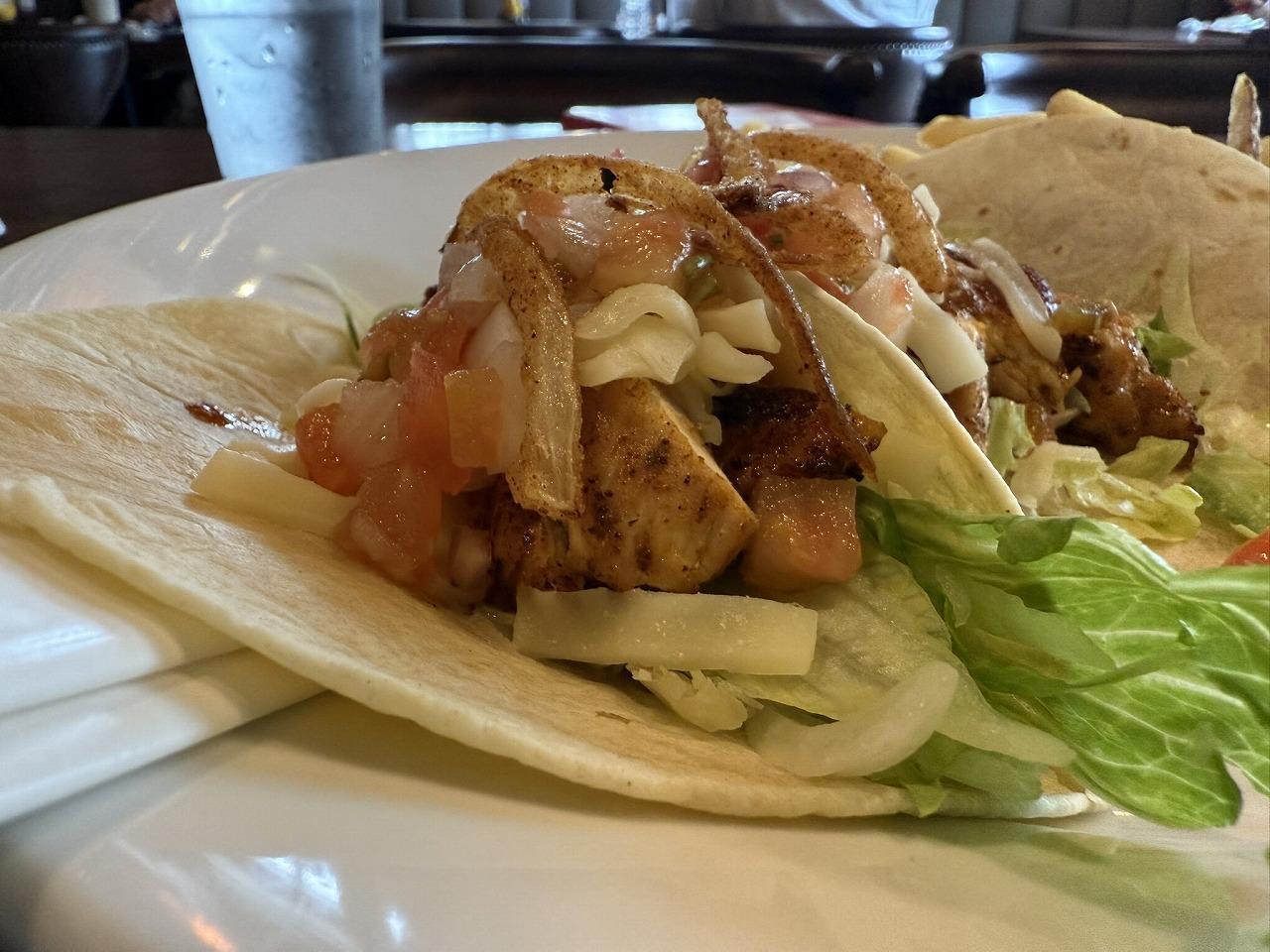 BBQ CHICKEN TACOS バーベキューチキンタコス