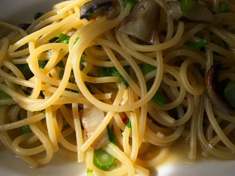 アスパラ菜とタルディーボのビアンコ スパゲティー コラトゥーラ風味 ランチ