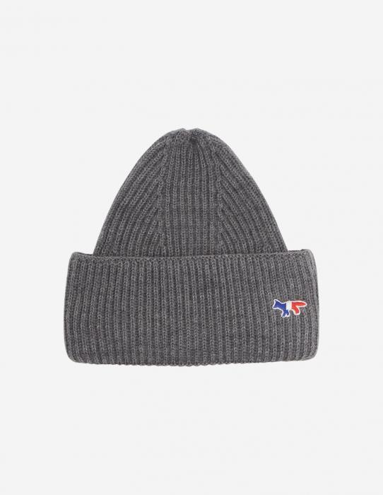 RIBBED HAT TRICOLOR FOX PATCH 出典：https://maisonkitsune.com/