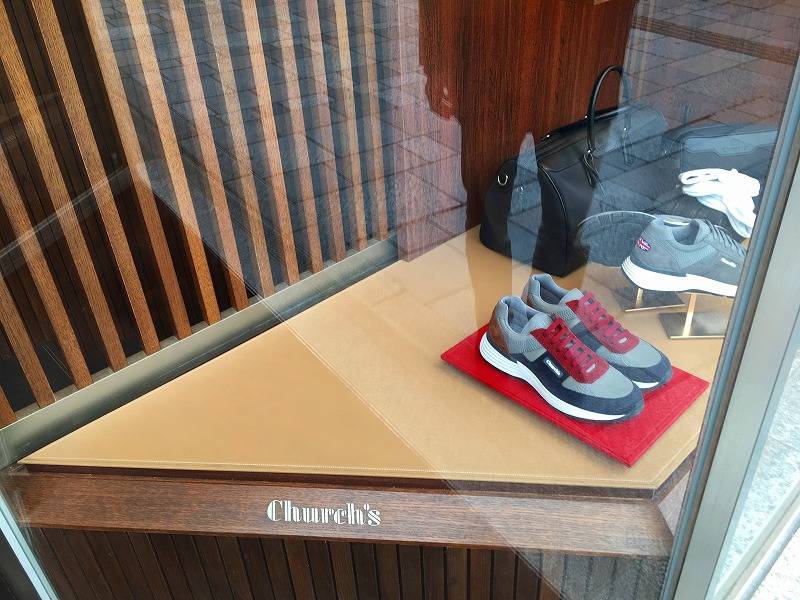 スニーカー