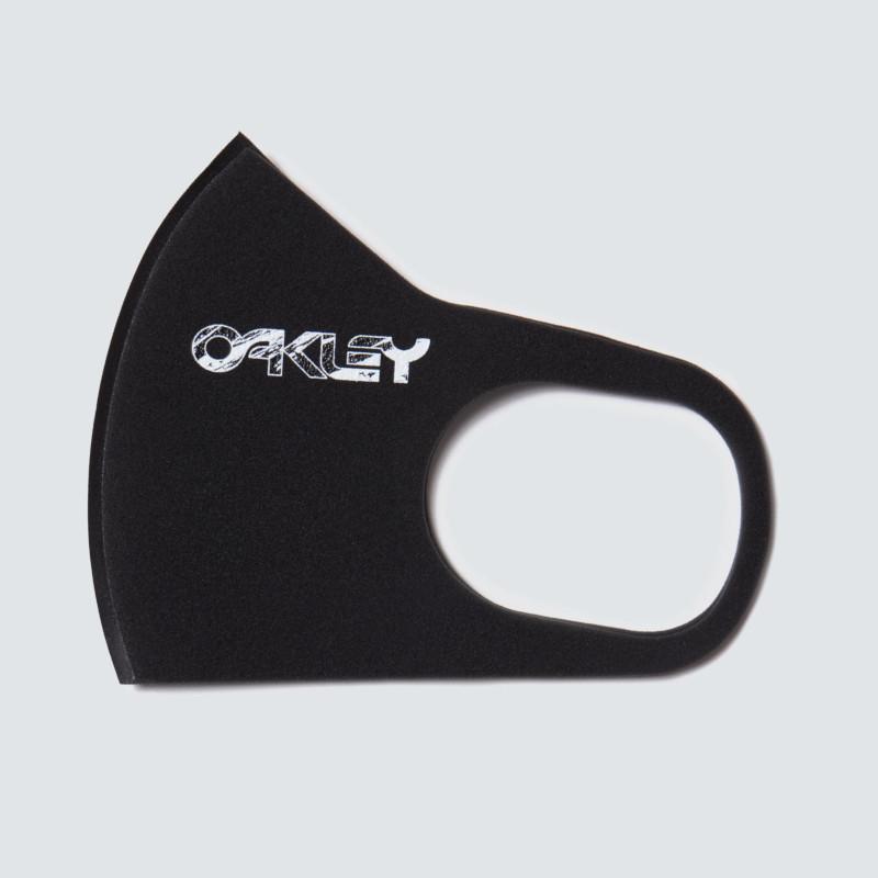 Essential Face Mask 出典：https://www.oakley.com/