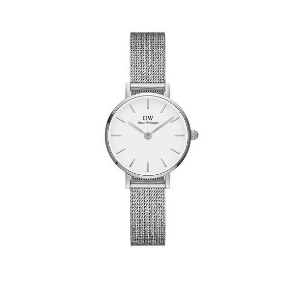 PETITE PRESSED STERLING 出典：https://www.danielwellington.com/jp/dw-watch-petite-pressed-sterling-white-24/