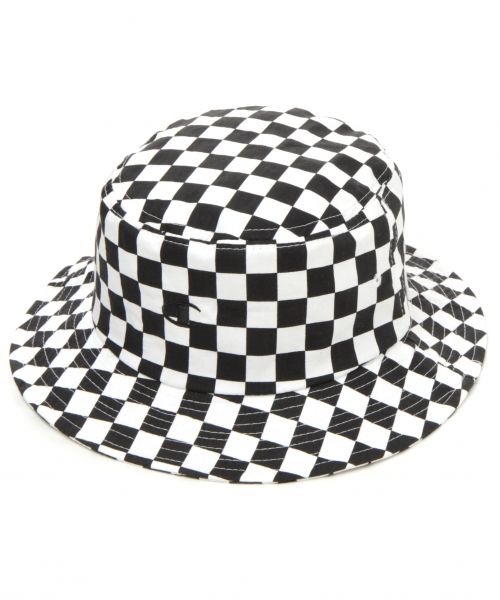 バケットハット 出典：Adastria Co., Ltd.　http://www.dot-st.com/nikoand/disp/CSfGoodsPage_001.jsp?ITEM_CD=2748035