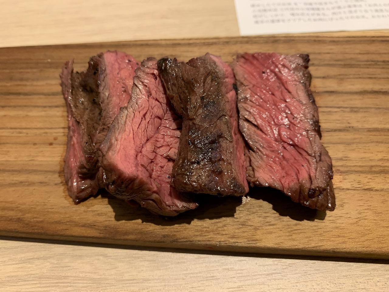 ハラミステーキとチーズハンバーグ2個