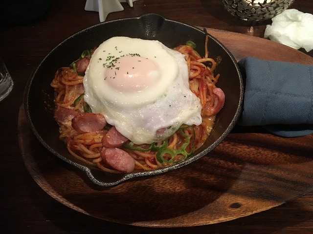 焼きチーズナポリタン+目玉焼きトッピング