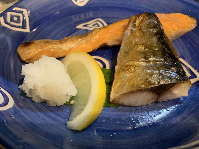 鮭と鯖の焼き魚定食
