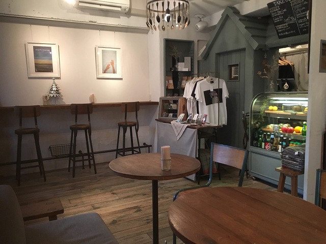 LUCKAND Gallery Cafe＆Bar（ラカンド　ギャラリー・カフェ＆バー）