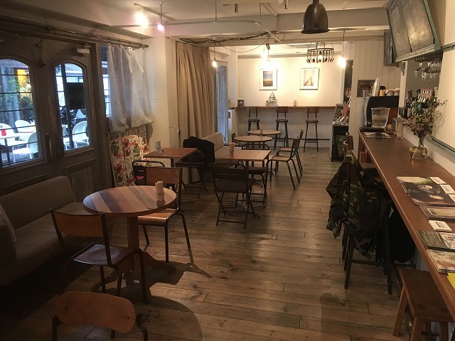 LUCKAND Gallery Cafe＆Bar（ラカンド　ギャラリー・カフェ＆バー）